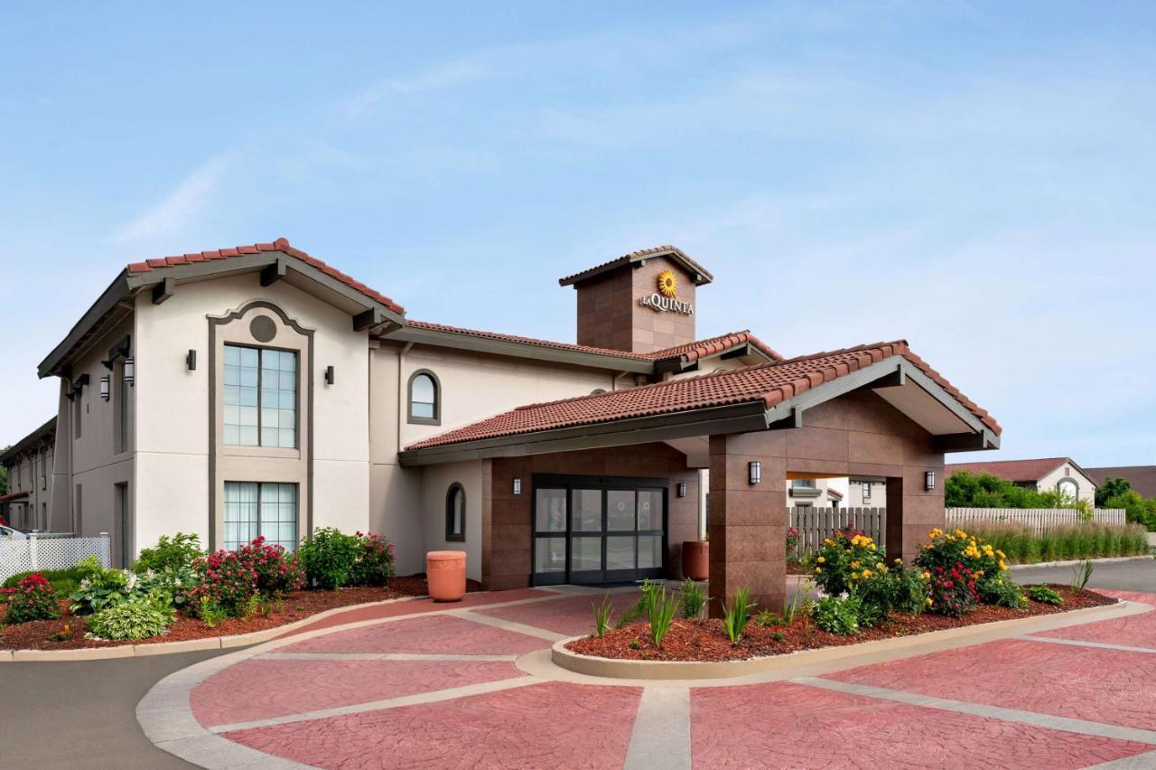 La Quinta Inn By Wyndham Columbus Airport Area Exterior photo